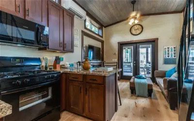 Gallery thumbnail Rene's park model