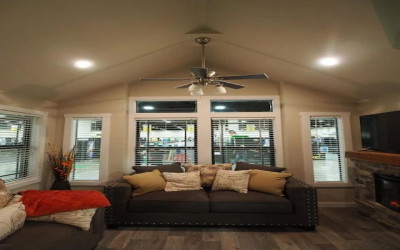 Gallery thumbnail The lakeview